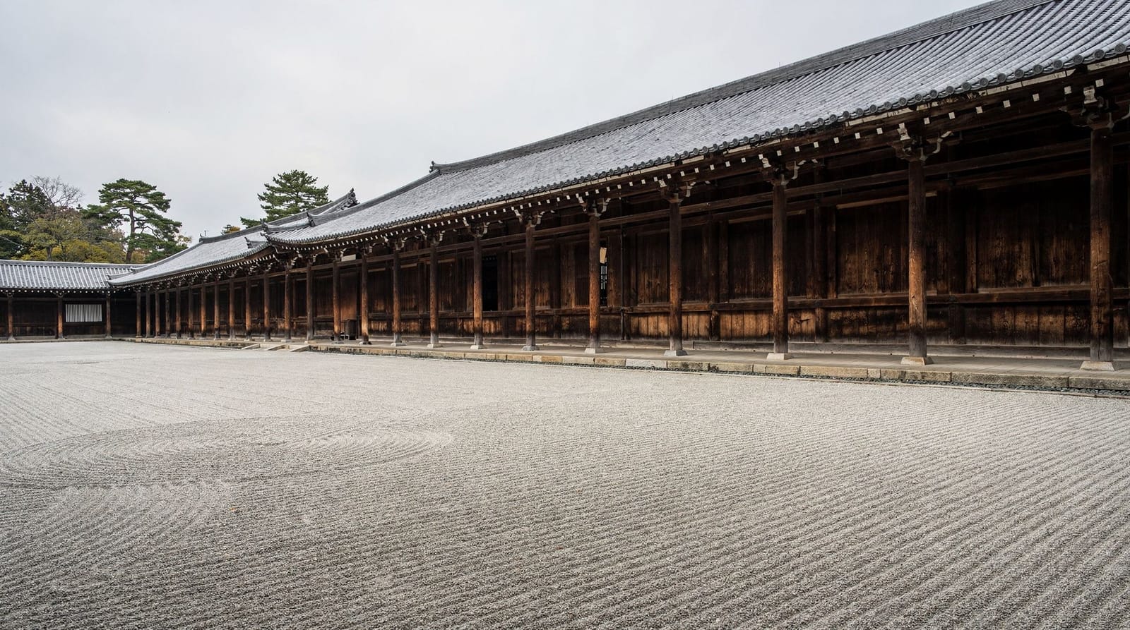 Sanjusangendo — the hall of 1,001 Kannon statues — Sanjusangendo's 1,001 Kannon statues and 120-metre wooden hall — admission, hour